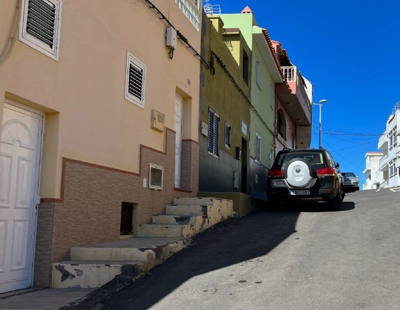 Pendientes y escaleras no accesibles. Tenerife