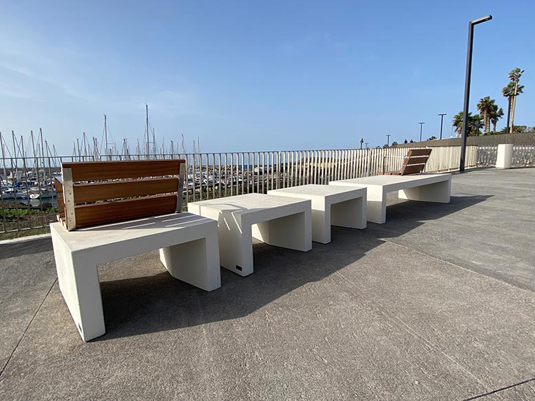 Paseo Marítimo Amarilla Golf, San Miguel de Abona, Tenerife. Banco accesible.